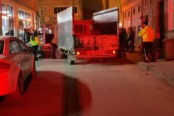 Bursa'da kamyonet ile 3 araca çarpan sürücü alkollü çıktı!