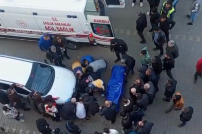 Yol ortasında eşini bıçaklayarak öldürdü