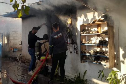 Hatay Erzin’de müstakil ev yandı