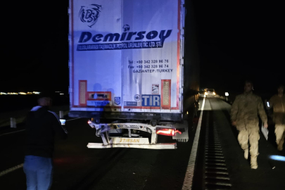 Mardin Nusaybin’de kamyonetin TIR’a arkadan çarptığı kazada 5 yaralı