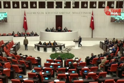 AK Parti Bursa Milletvekili Varank'tan Özgür Özel'e "mezarda rakı" tepkisi!