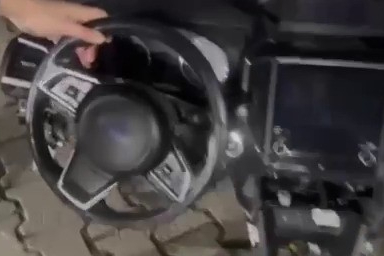 Bursa'da 12 milyonluk gümrük kaçağı otomobil parçaları ele geçirildi!