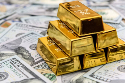 Fed beklentisi ve jeopolitik riskler altında rekoru tazeledi