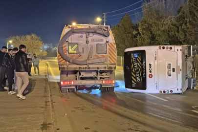 Niğde'de işçi servisi ile otomobilin çarpıştığı kazada 13 kişi yaralandı