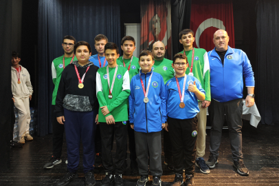 Bursa Büyükşehir Belediyesporlu satranççılardan 10 madalya