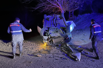 Adıyaman'da şarampole devrilen otomobildeki 3 kişi yaralandı