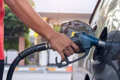 Akaryakıta çifte zam! Yeni yıl yeni fiyatlarla geliyor