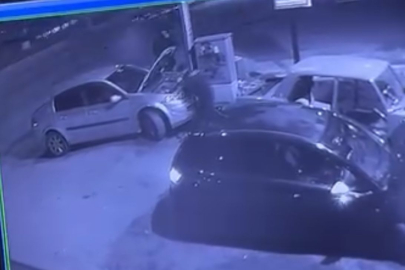 Bursa'da tamir sırasında otomobile, başka bir araç çarptı!