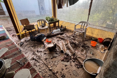 Muğla Datça’da sağanak yağış etkili oldu