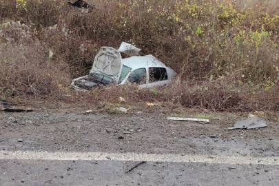 Bartın'da karşı şeride geçen otomobil ticari araçla çarpıştı: 1 yaralı