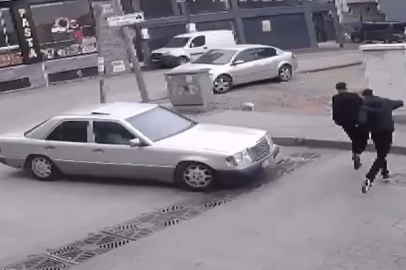 Bursa'da sokak ortasında husumetli dehşeti! Zorla araca bindirmeye çalıştı...