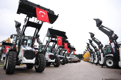 Kocaeli'de 265 milyon liralık 42 yeni iş makinesi hizmete girdi