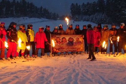 Bursa Uludağ'daki otel yangınında hayatını kaybeden kayakçılar anıldı
