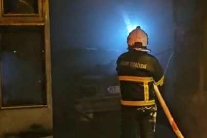 Otomobilde çıkan yangın iş yerine sıçradı