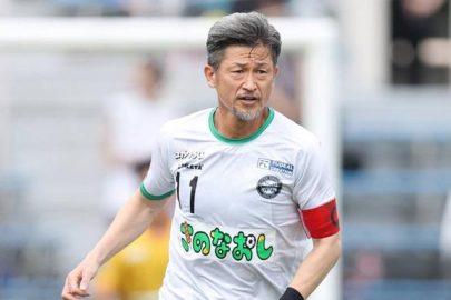 58 yaşındaki Japon futbolcu Kazuyoshi Miura'dan yeni sözleşme!