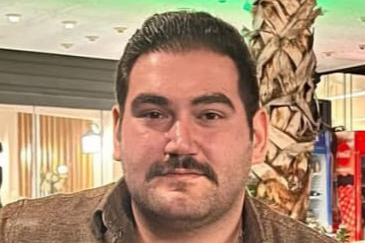 Adana'da kargoya bırakılan kaçak sigara paketini polise teslim eden şube müdürü öldürüldü