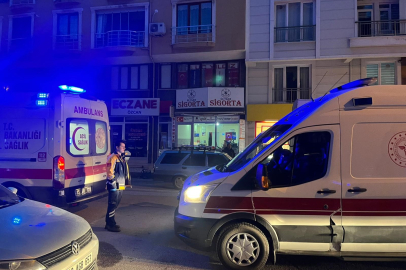 Burdur'da motosiklet park halindeki otomobile çarptı