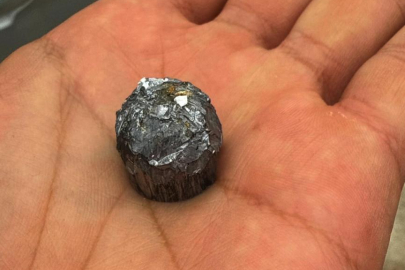 Gaziantep'te kahvaltı yaptıkları odanın penceresine domuz kurşunu isabet etti