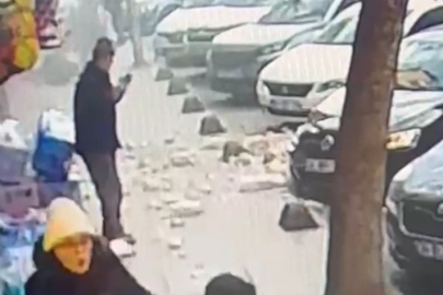 İstanbul Güngören’de 5 katlı binada balkon çöktü, yayalar son anda kurtuldu