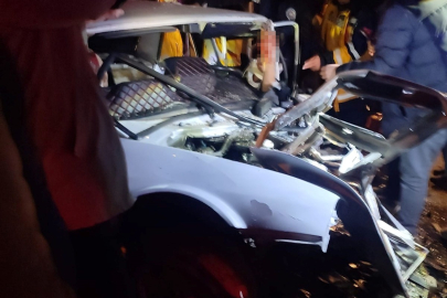 Kütahya Emet’te iki araç kafa kafaya çarpıştı: 4 yaralı