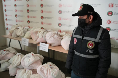 Yakalanmasa Türkiye'ye girecekti! Tırda ele geçirildi: Tam 600 kilo...