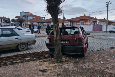 Çorum’da iki otomobil çarpıştı: 1 yaralı