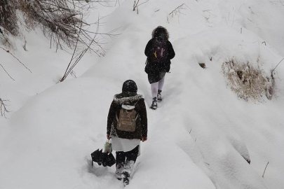 İşte 31 Aralık 2025 çarşamba günü eğitime ara verilen iller! Yoğun kar yağışı sonrası okullara kar tatili...