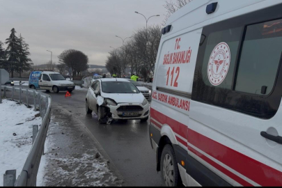 Kütahya’da iki otomobil çarpıştı: 1 yaralı