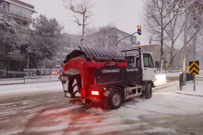 Bursa&nbsp;Osmangazi Belediyesi’nden karla mücadelede 7/24 kesintisiz mesai