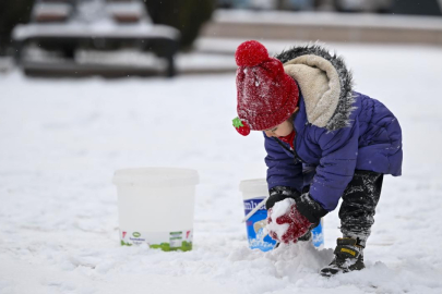 Başkentliler güne kar manzarasıyla uyandı