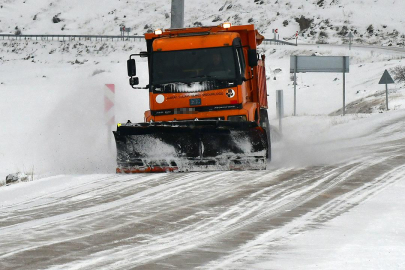 Kar nedeniyle bazı yollar ağır taşıt trafiğine kapatıldı