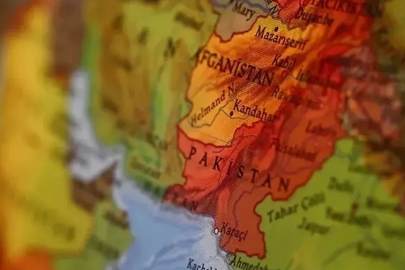 Kar yağışı ve sel Afganistan'da hayatı felç etti! Çok sayıda ölü ve yaralı var