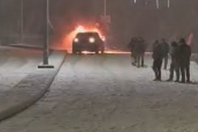 Samsun'da karlı yokuşta cip alev aldı