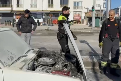 Aksaray'da seyir halindeki FIAT otomobil yandı