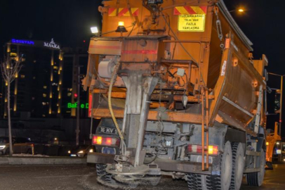 Bursa Büyükşehir ekiplerinden kar mesaisi