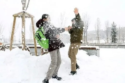 Bursa'da okullar tatil! Valilik duyurdu: Eğitime 1 gün ara verildi... (2 Ocak Cuma Bursa'da okullar tatil mi?)