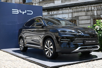 BYD elektrikli araç satışında Tesla'yı geride bırakmaya hazırlanıyor