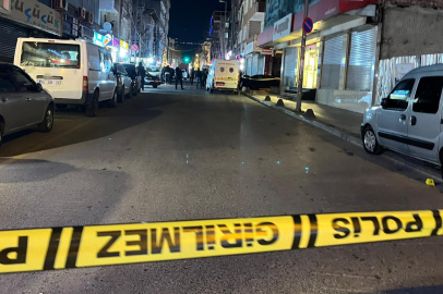 İstanbul Küçükçekmece'de silahlı saldırı: 1'i ağır 3 yaralı