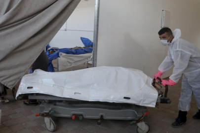 Katil İsrail ordusu, Gazze Şeridi'nde ateş açarak bir Filistinliyi öldürdü