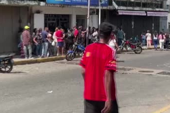 ABD saldırıları sonrası Venezuela'da marketlere akın