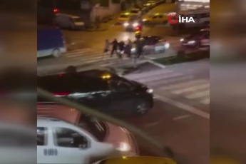 Bursa’da kavgada korku dolu anlar! Yola savrulan çocuk...