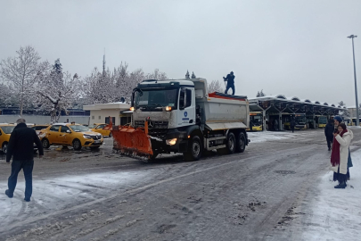Büyükşehir Bursa'da kar ve lodosa geçit vermedi