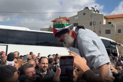 İsrail'in serbest bıraktığı 10 Filistinli esir Deyr el-Belah'a getirildi