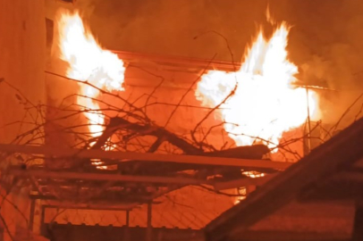 Konya Beyşehir’de korkutan ev yangını