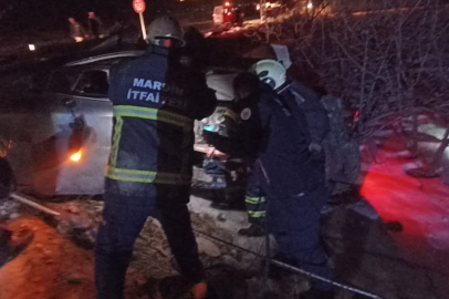 Mardin’de otomobil elektrik direğine çarptı: 1 yaralı