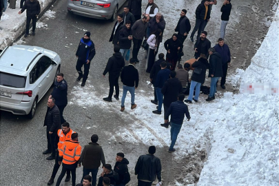 Bitlis'te çatıdan düşen kar kütlesi genç kızın hayatına mal oldu