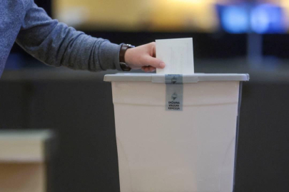 Slovenya'da genel seçim 22 Mart'ta yapılacak