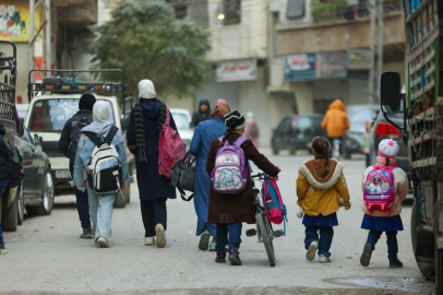 Suriye'de devrik rejim döneminde yakınlarından koparılan 150 çocuk ailesine kavuştu