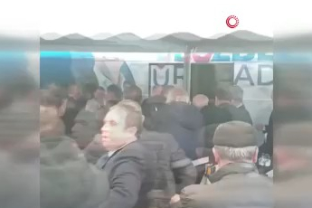 Bursa Büyükşehir Belediye Başkanı Mustafa Bozbey'e saldırı girişimi!