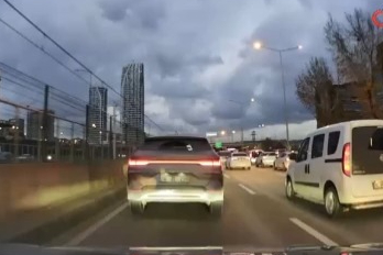 Bursa'da kaza sonrası yaptığı hareket pes dedirtti!